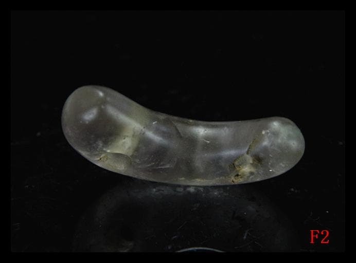 古墳期★表面風化★特有な結晶が見られ★古色上質薄紫色水晶製★特大コ字形勾玉