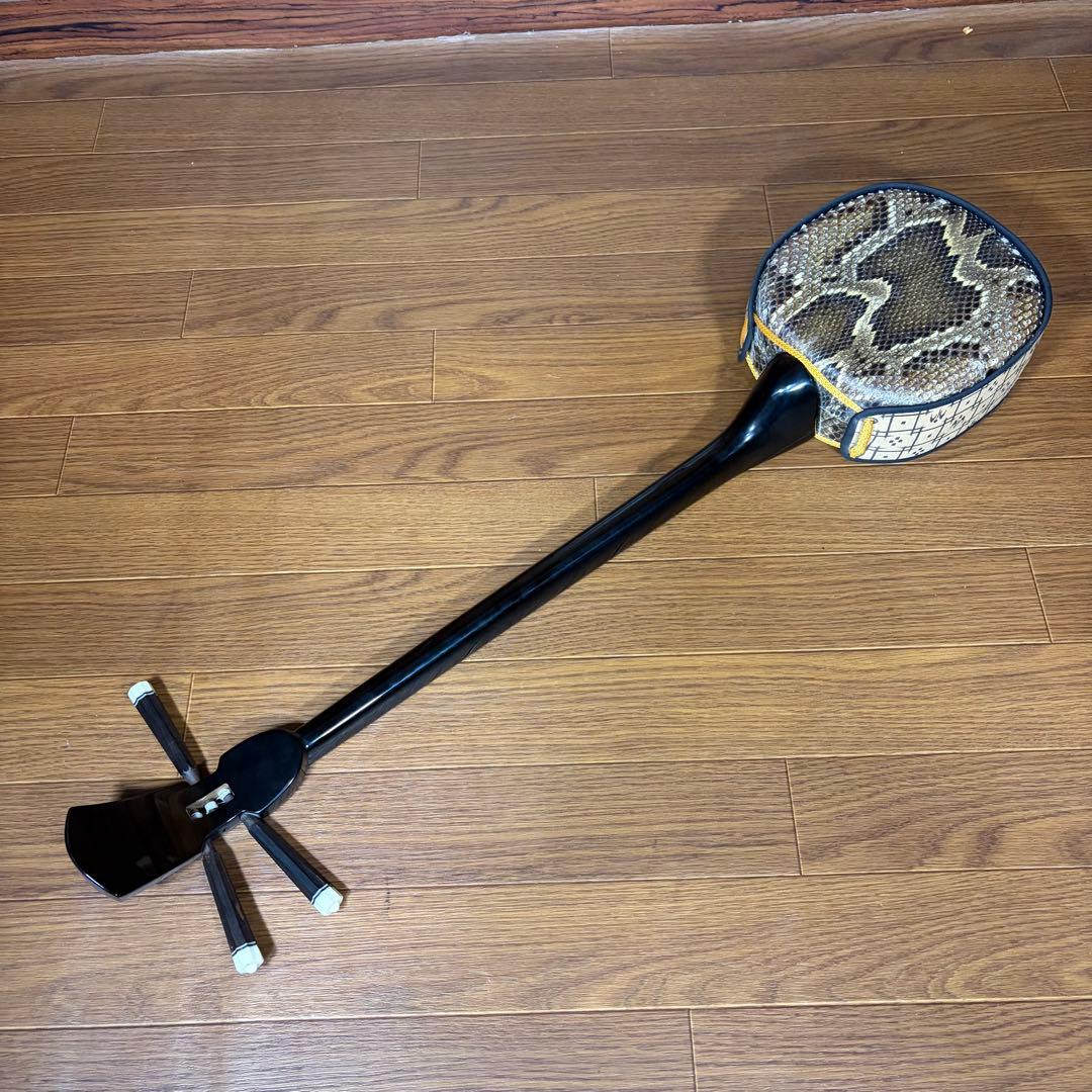超美品 沖縄三線 三線 蛇皮 民謡 和楽器 沖縄