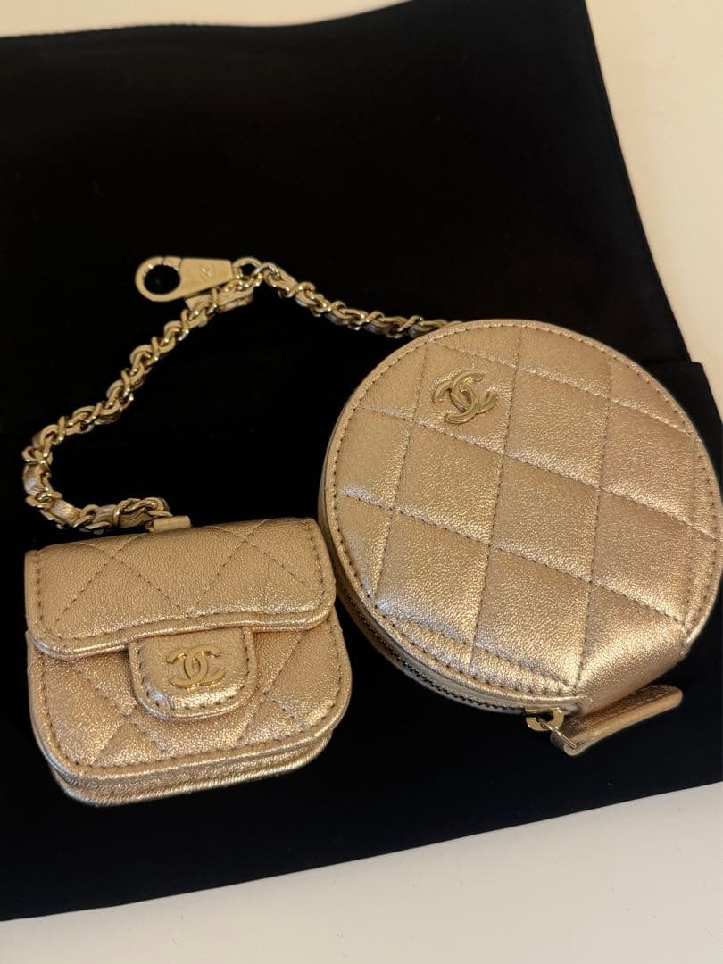 イヤーズギフト CHANEL ゴールド ケース AirPodsケース