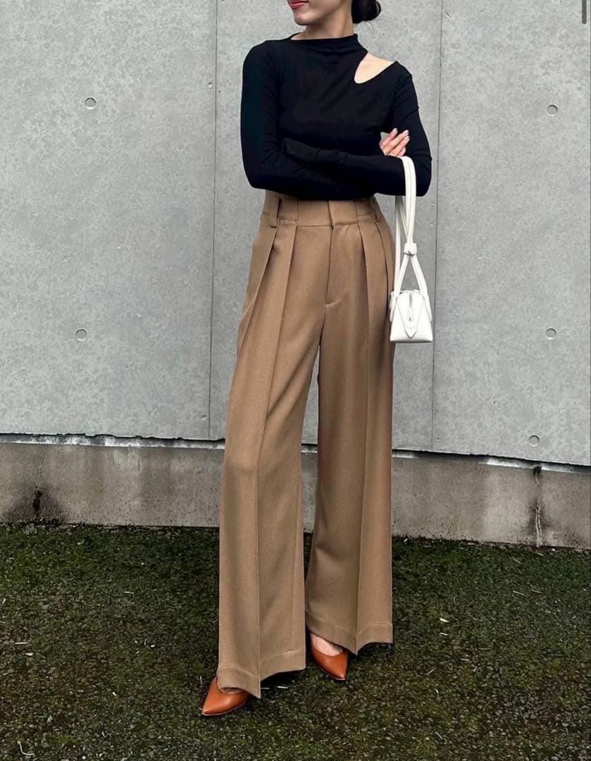 Cygne シーニュショルダーオープンカットオフT Colas ブラック