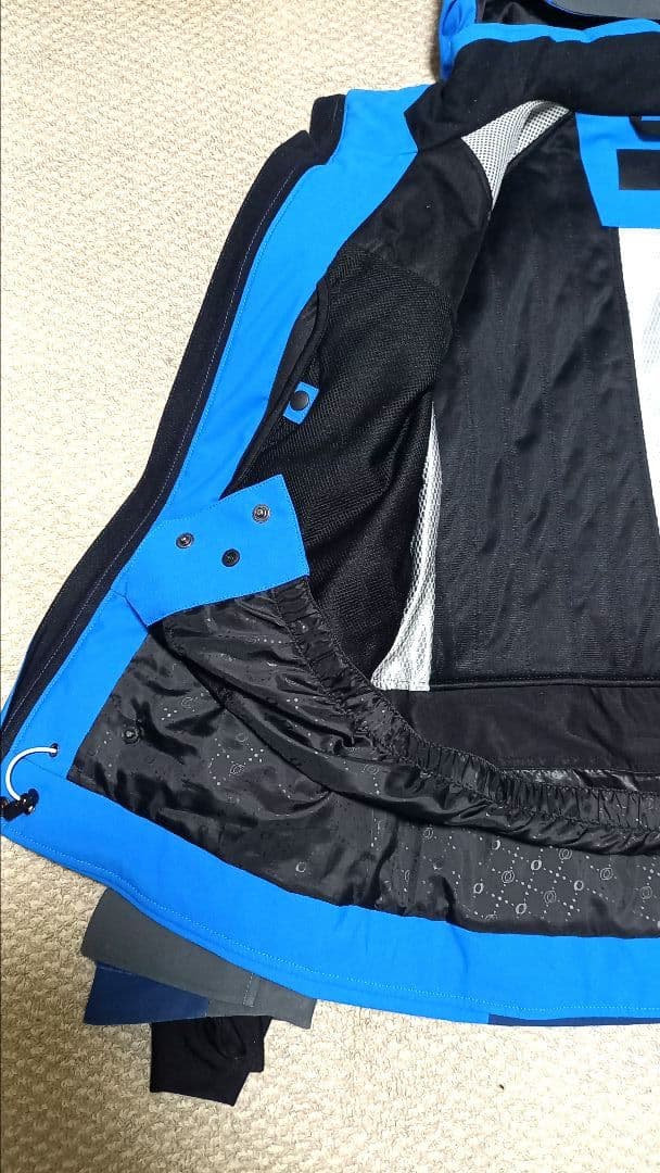 オンヨネデモ　ハイグレータースキーウェア　サイズ上SS　下S－3㎝