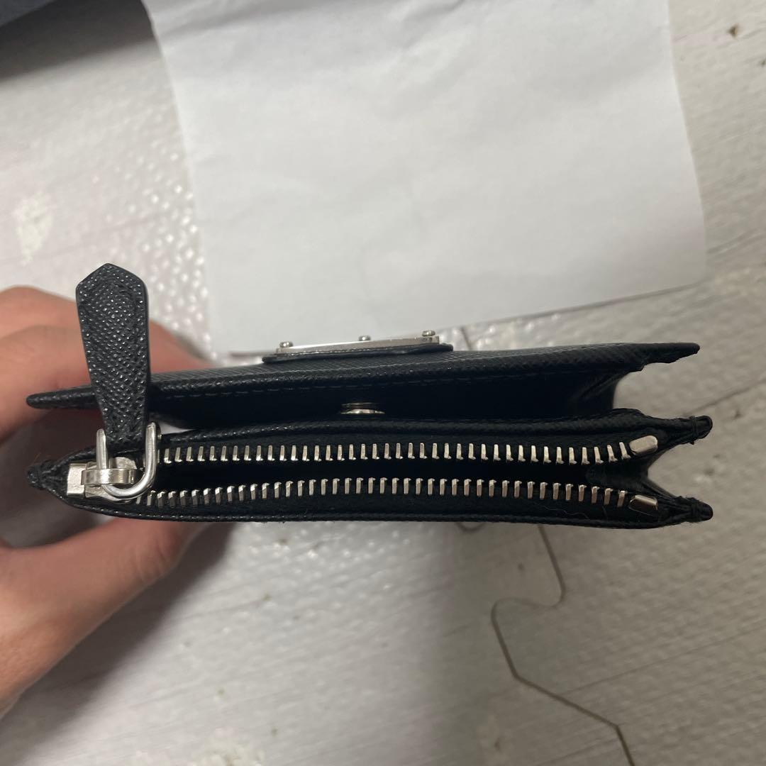 PRADA プラダ　二つ折り財布 レザー製