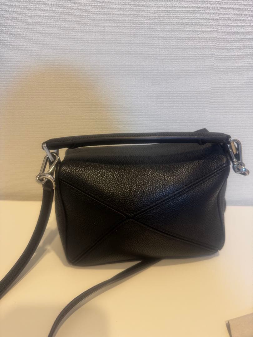 ロエベ ブラックレザーショルダーバッグ