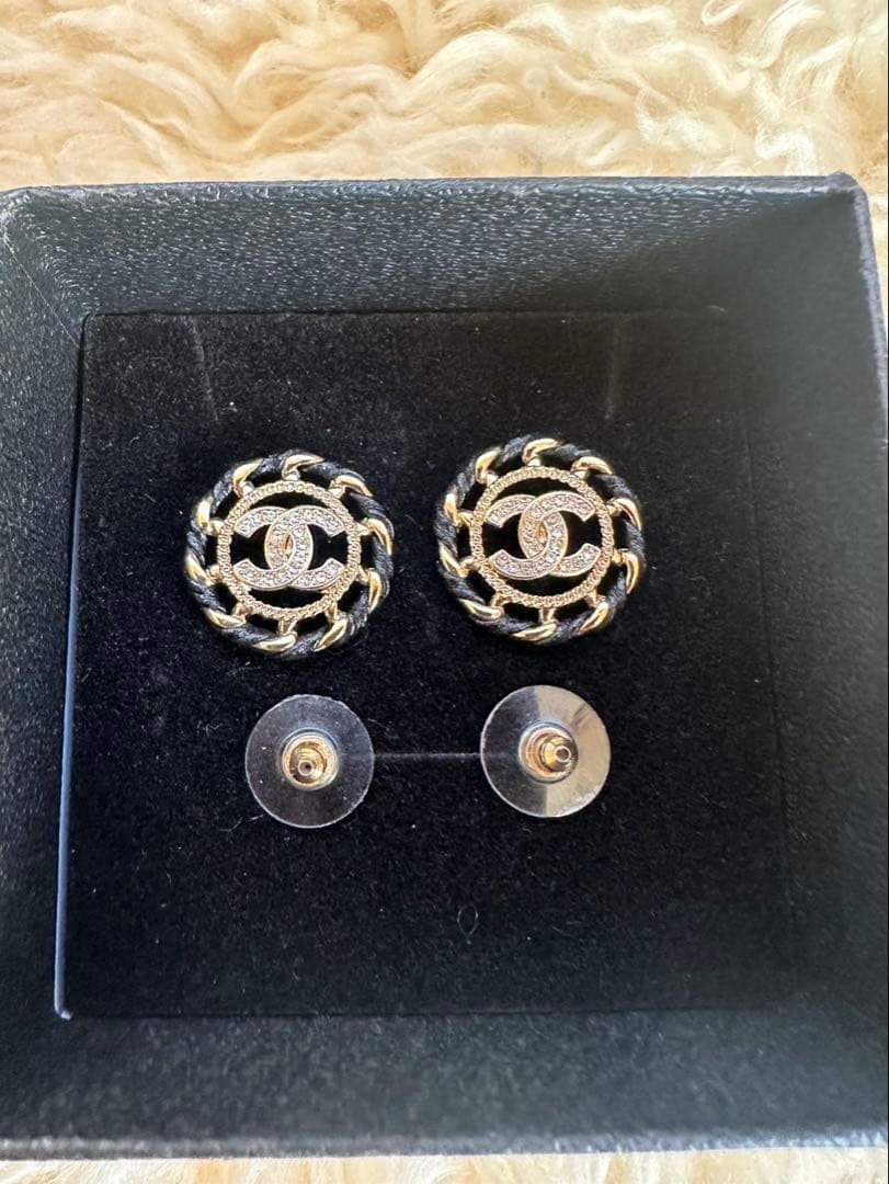 CHANEL ゴールド＆ストーンCCロゴピアス 箱付き