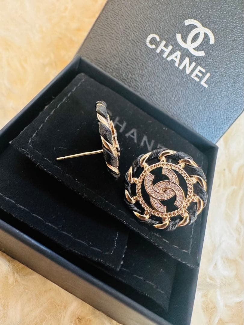 CHANEL ゴールド＆ストーンCCロゴピアス 箱付き