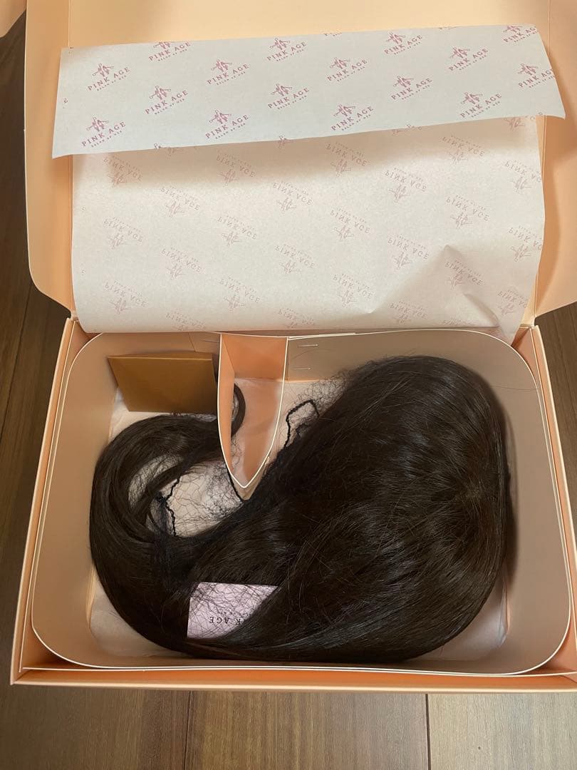 ピンクエイジ リアルスキン シースルーバング ゆるふわカール (モースト原糸)