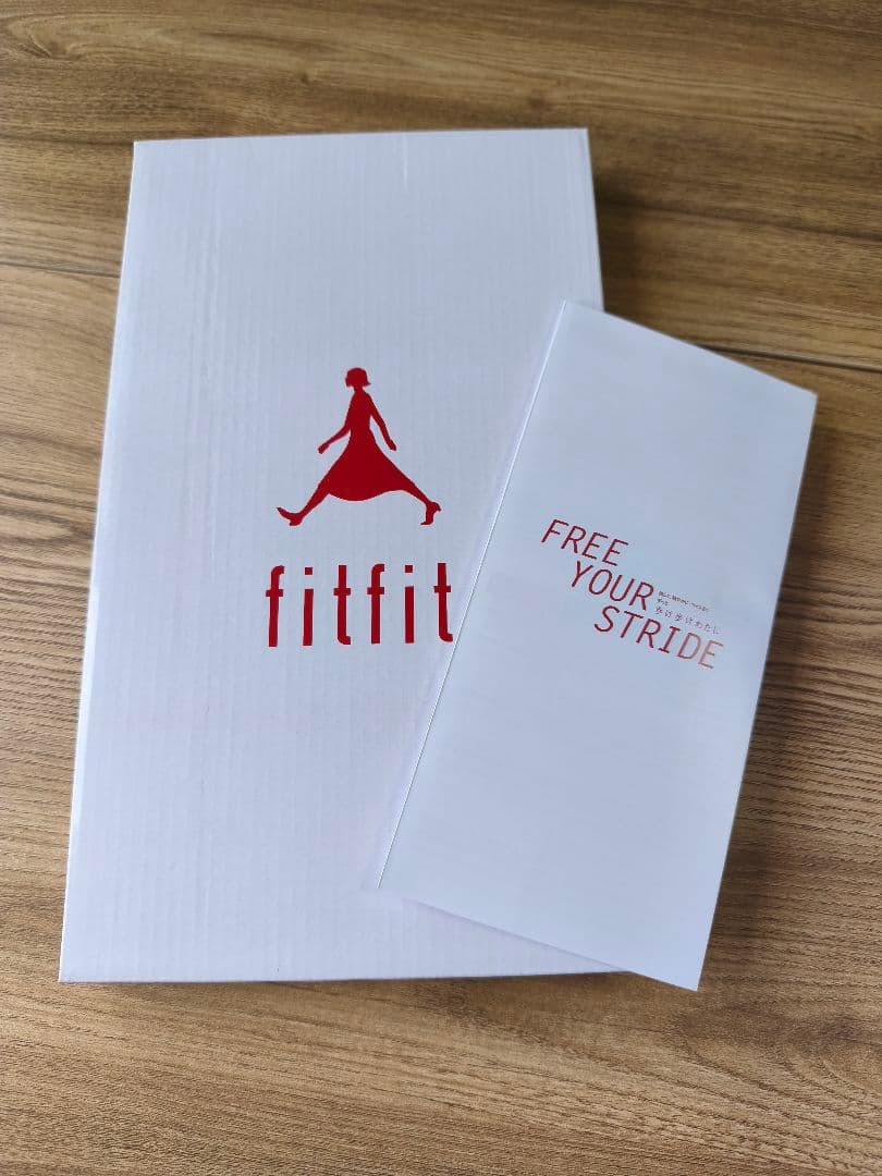 値下げ中/fitfit フラットシューズ 黒 ビジュー付き