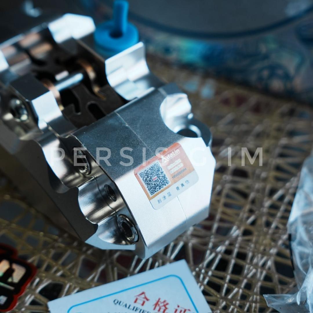 Adelin正規品 82mmラジアルキャリパー サポートセット 銀 / シルバー