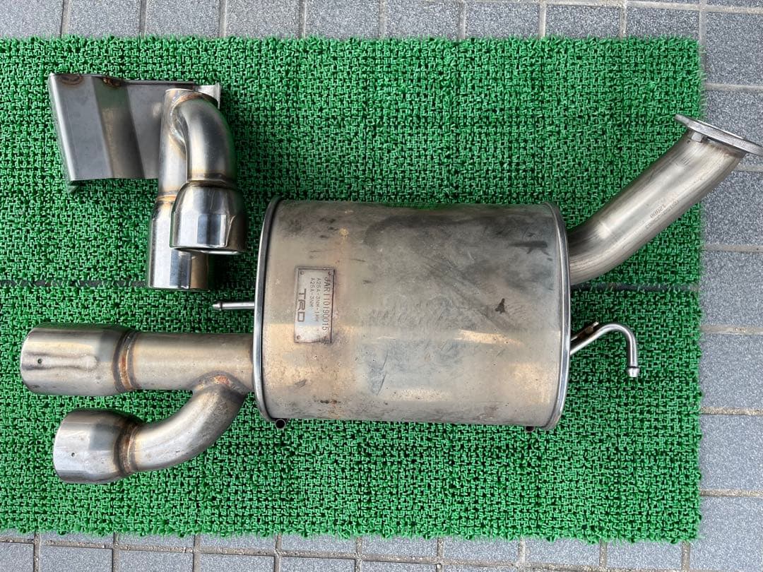 【Rq1mu】カムリ　TRD ドレスアップマフラー