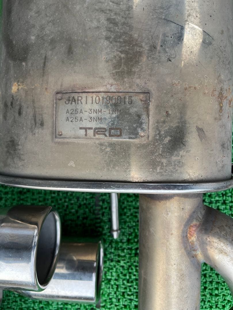 【Rq1mu】カムリ　TRD ドレスアップマフラー