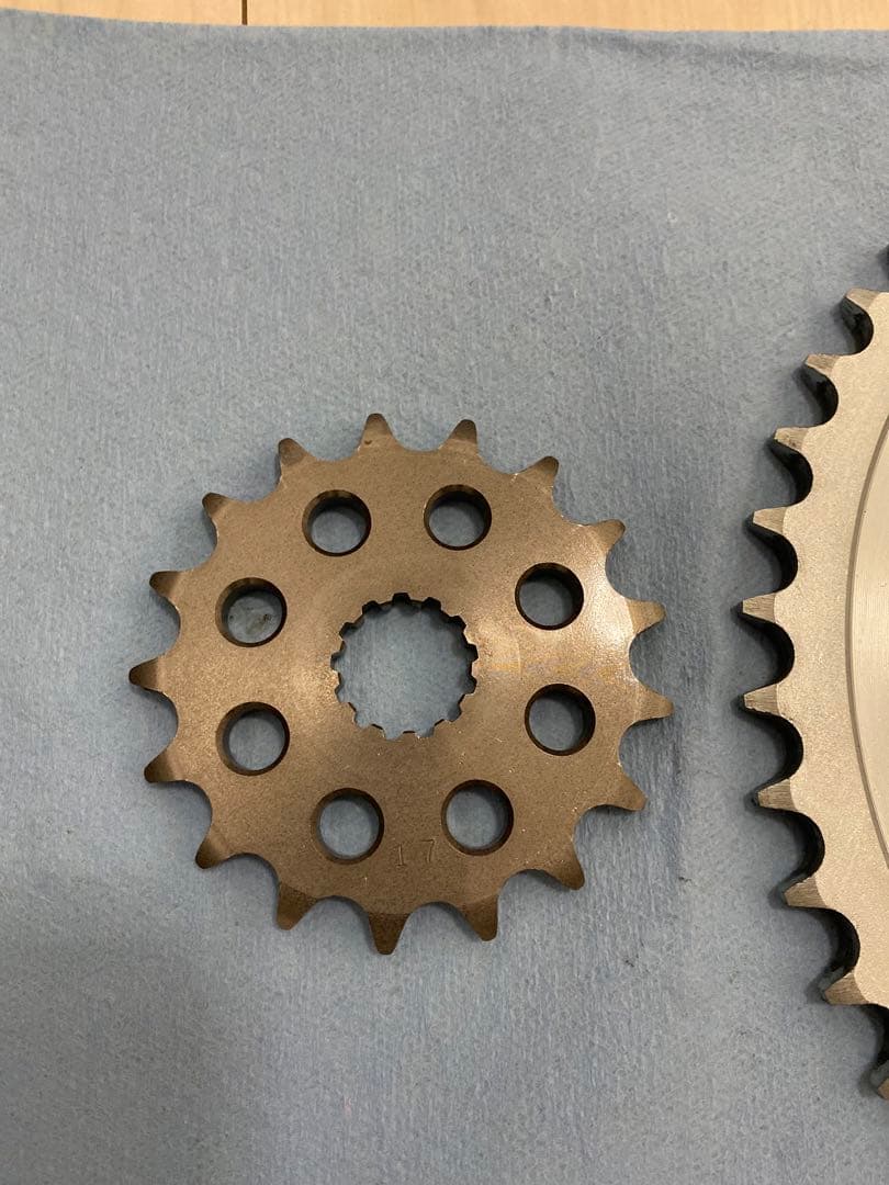 suzuki gsx 8s 純正スプロケット　前後セット　純正チェーン付き