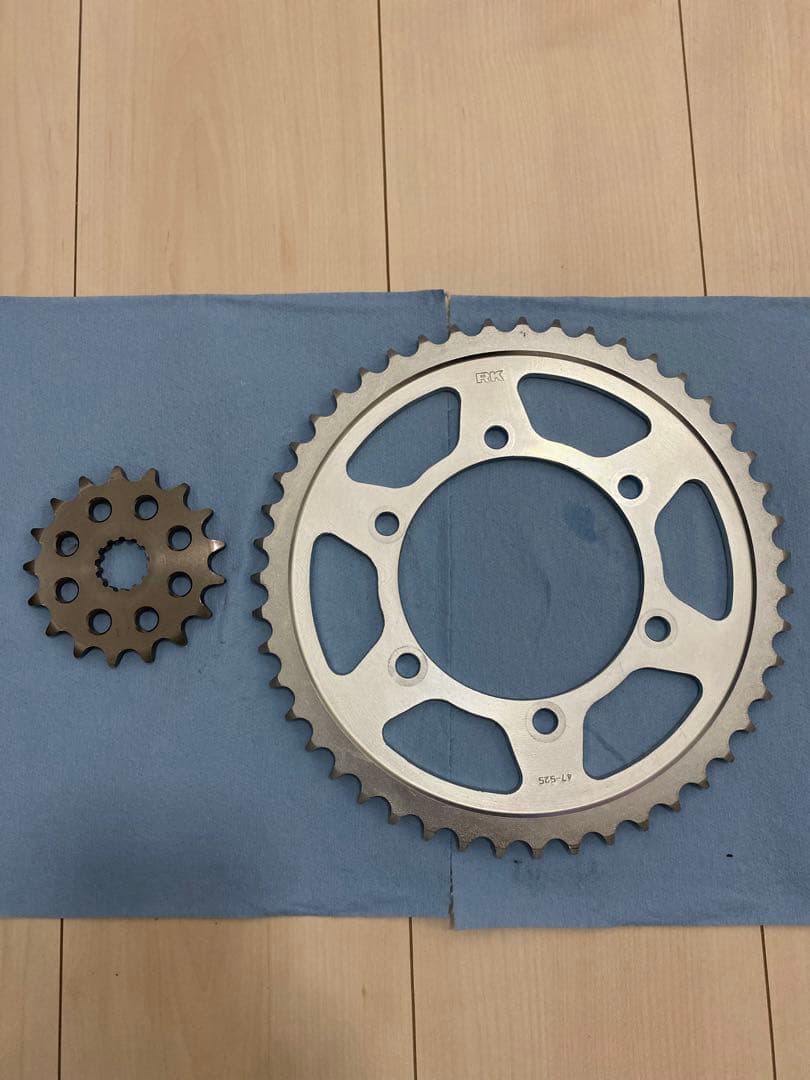 suzuki gsx 8s 純正スプロケット　前後セット　純正チェーン付き