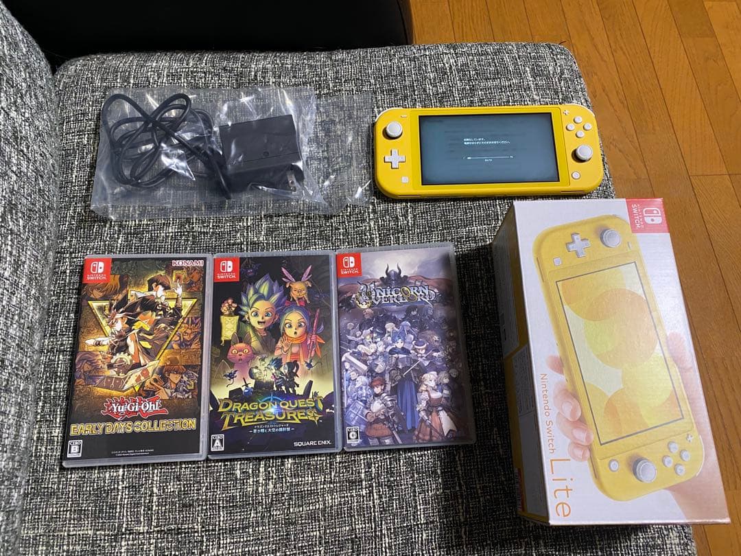 任天堂switch Lite ユニコーンオーバーロード　ドラクエ　遊戯王　ソフト
