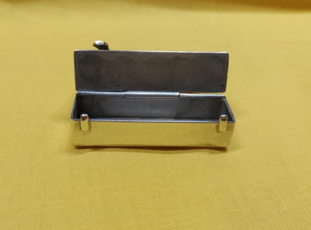 エルメスSV925　　ポリードバックモチーフ　ピルケース　袋リボン付