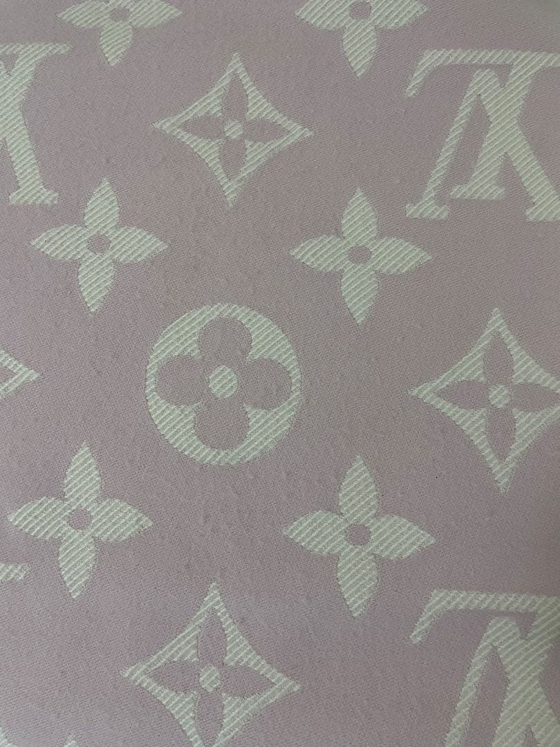 LOUIS VUITTON ロゴマフラー ピンク/ホワイト　クリーニング済み