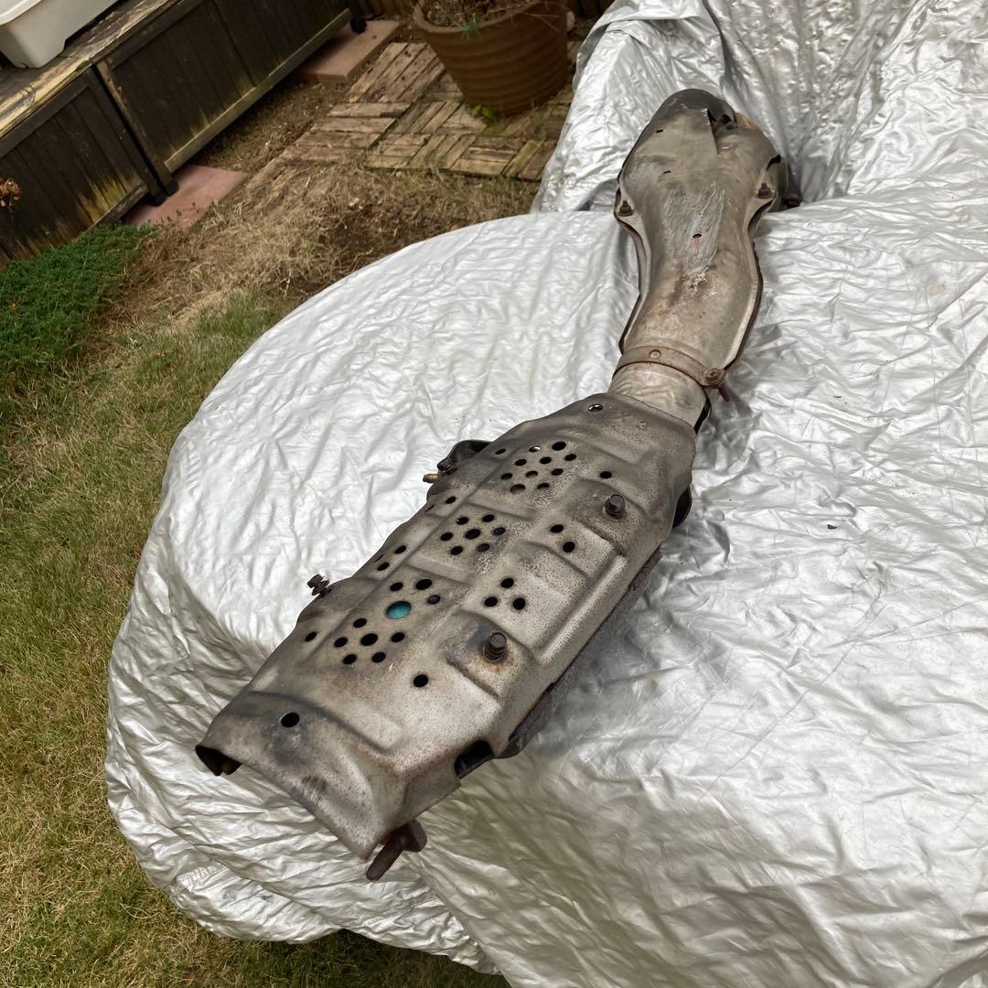 R32GT Rフロントパイプと触媒コンバーター