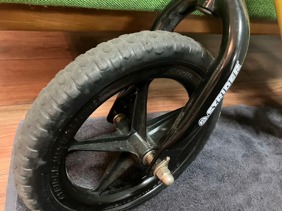 ストライダー　イエロー　スポーツ