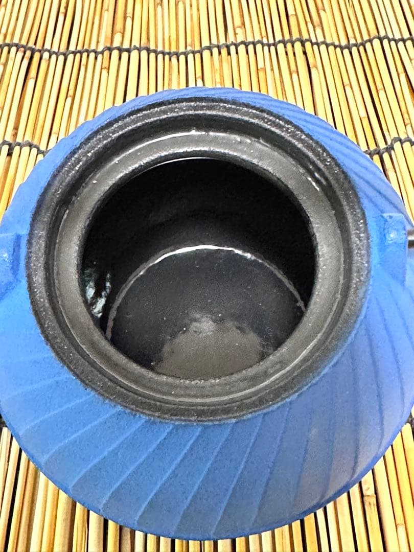 壱鋳堂造　中村義隆デザイン　ティーポット 蕾　０.４リットル　トリベット 雫