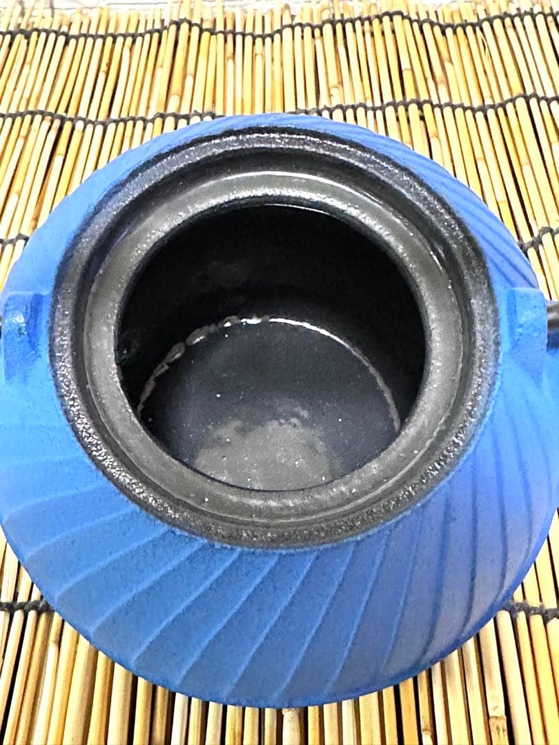 壱鋳堂造　中村義隆デザイン　ティーポット 蕾　０.４リットル　トリベット 雫