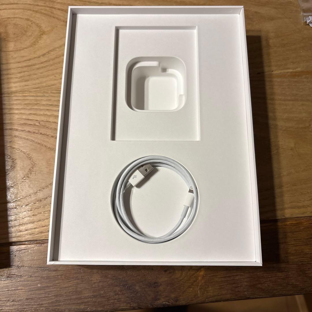 ＊Apple iPad第6世代32GB Wi-Fiモデル MR7G2J/A＊