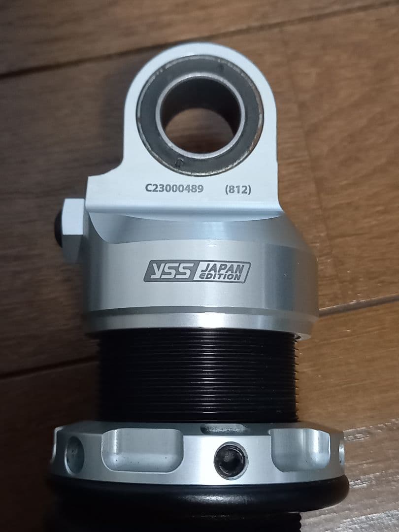 金目　YSS リアサスペンション　トライアンフ　ストリートツイン