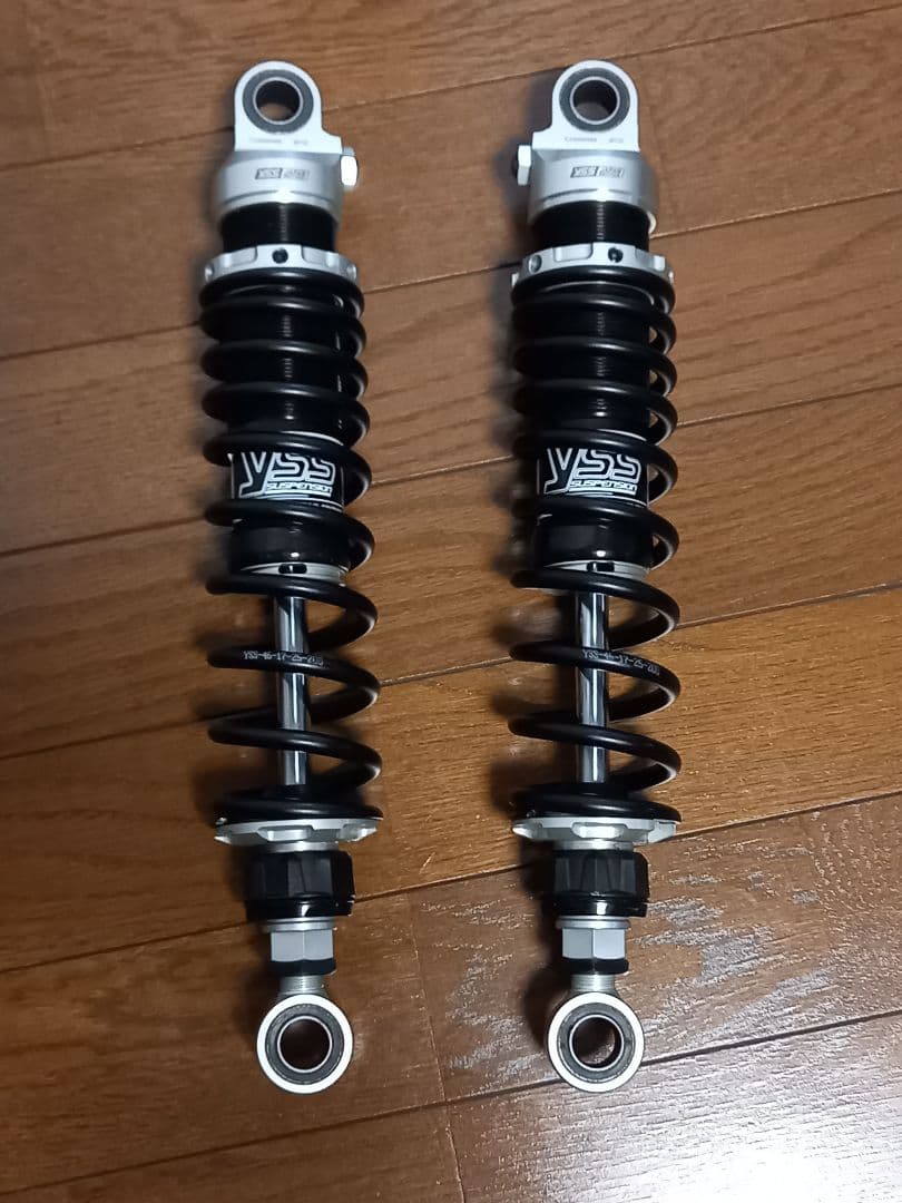 金目　YSS リアサスペンション　トライアンフ　ストリートツイン