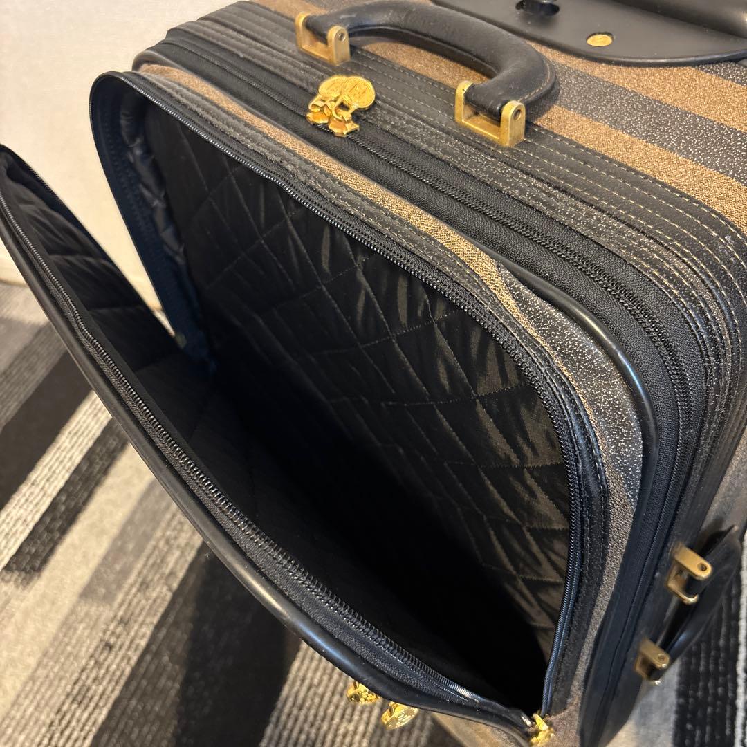 Fendi ストライプ柄 中型キャリーケース