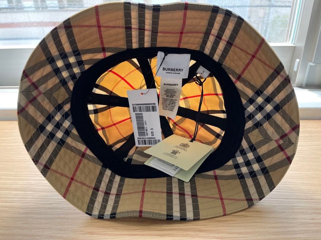 期間限定値下げ【新品未使用】BURBERRY バケットハットS イタリア製