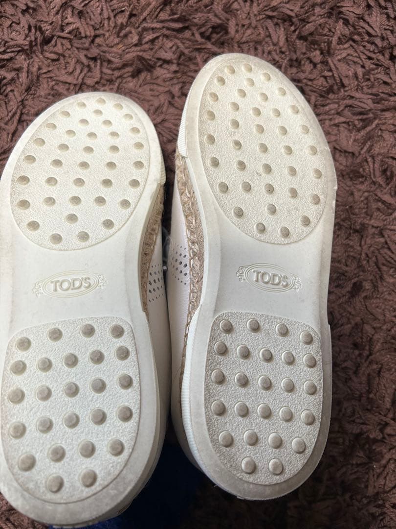 TOD'S ホワイトレザー スニーカー リボン付き