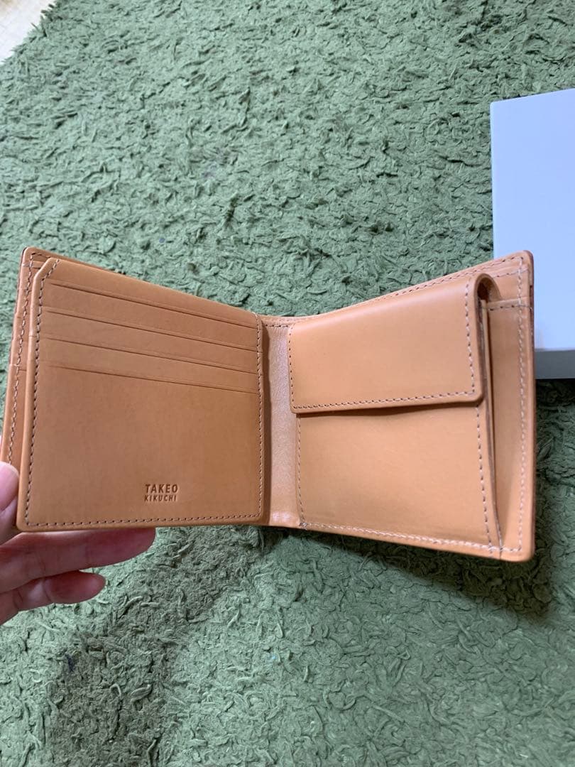 タケオキクチ 17600円二つ折り財布 新品本革 TAKEO KIKUCHI