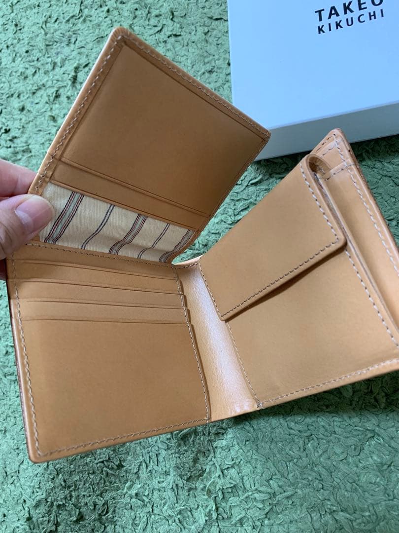 タケオキクチ 17600円二つ折り財布 新品本革 TAKEO KIKUCHI