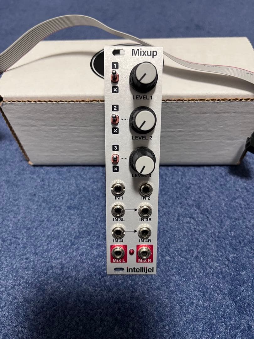 Intellijel Mixup モジュラーシンセサイザー