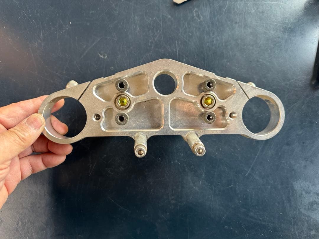 ZZR1100D トップブリッジ ハリケーン