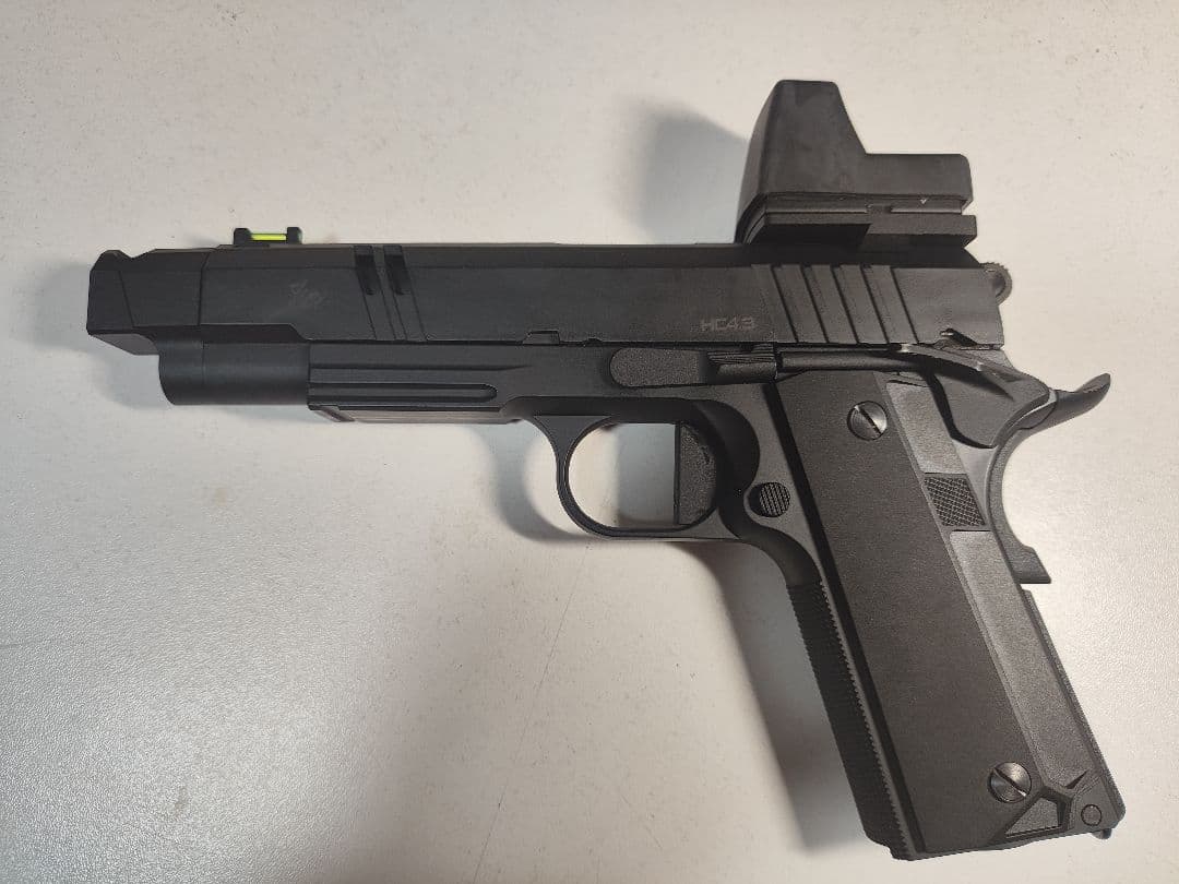 Carbon8 Black Kitty co2ガスガン ドットサイト付き