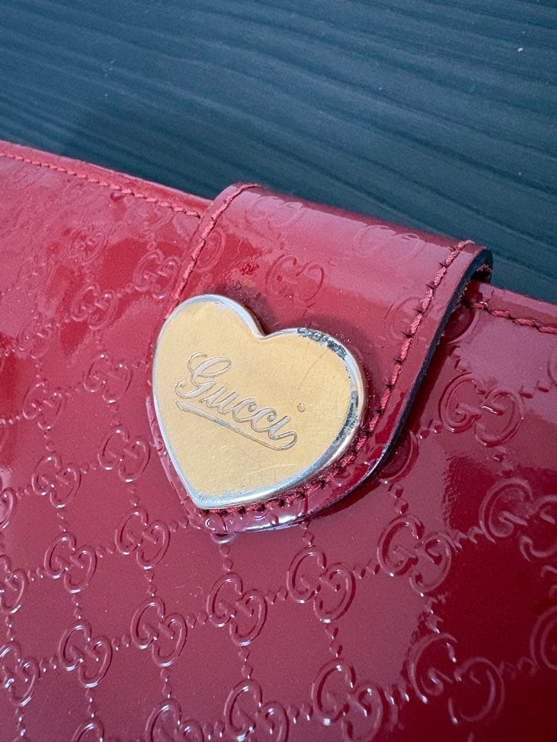 GUCCI エナメル長財布 赤