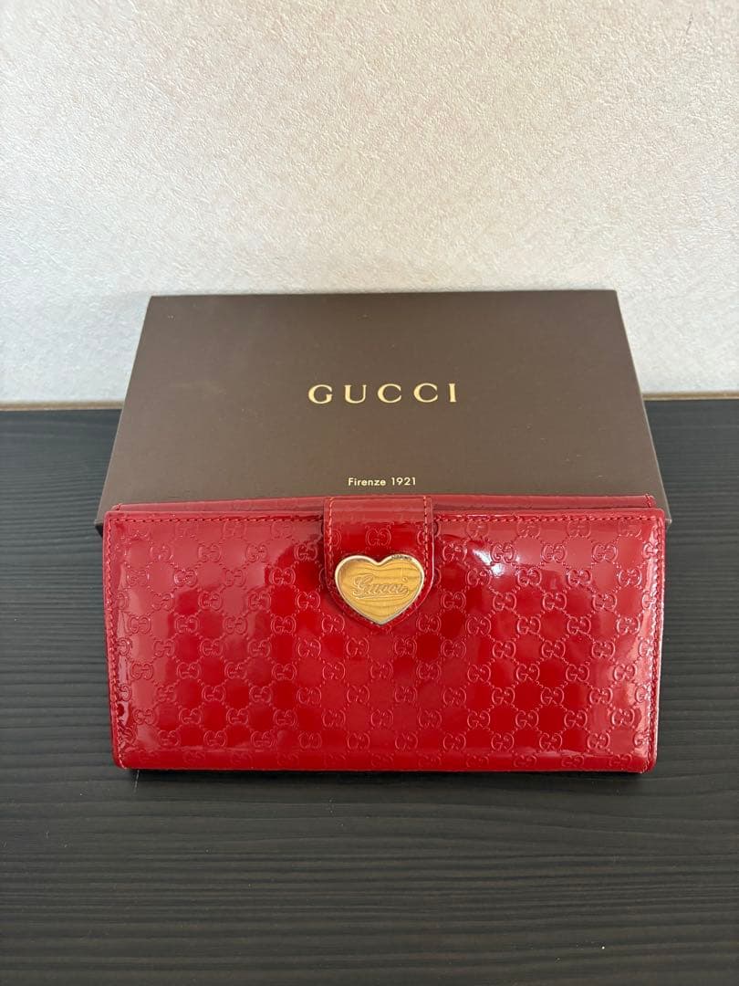 GUCCI エナメル長財布 赤