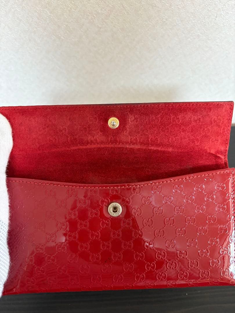 GUCCI エナメル長財布 赤