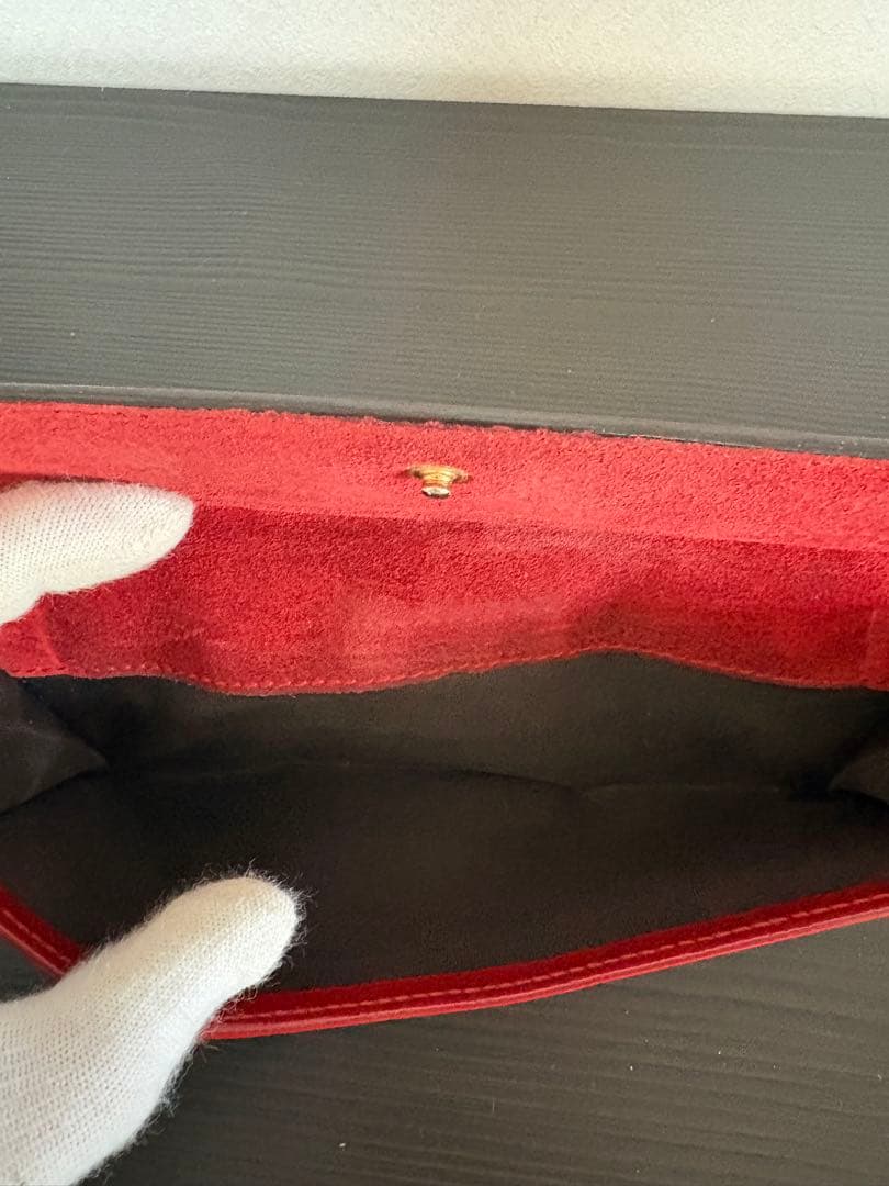 GUCCI エナメル長財布 赤