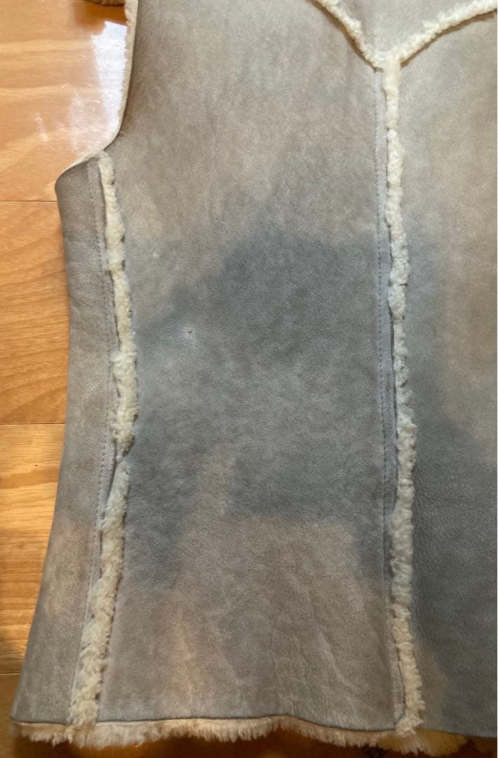 【ディーゼル】羊革リアルムートンベスト　M ライトグレー