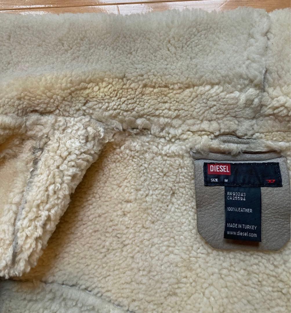 【ディーゼル】羊革リアルムートンベスト　M ライトグレー
