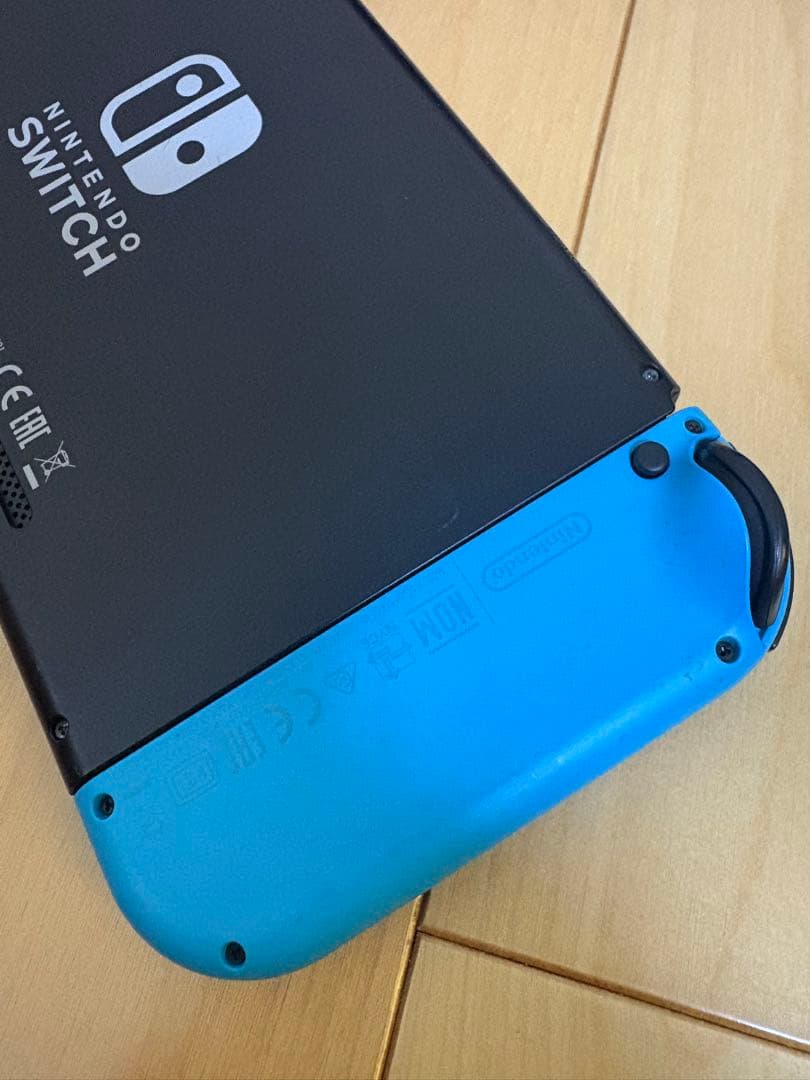 任天堂 Nintendo Switch ネオンブルー/ネオンレッド