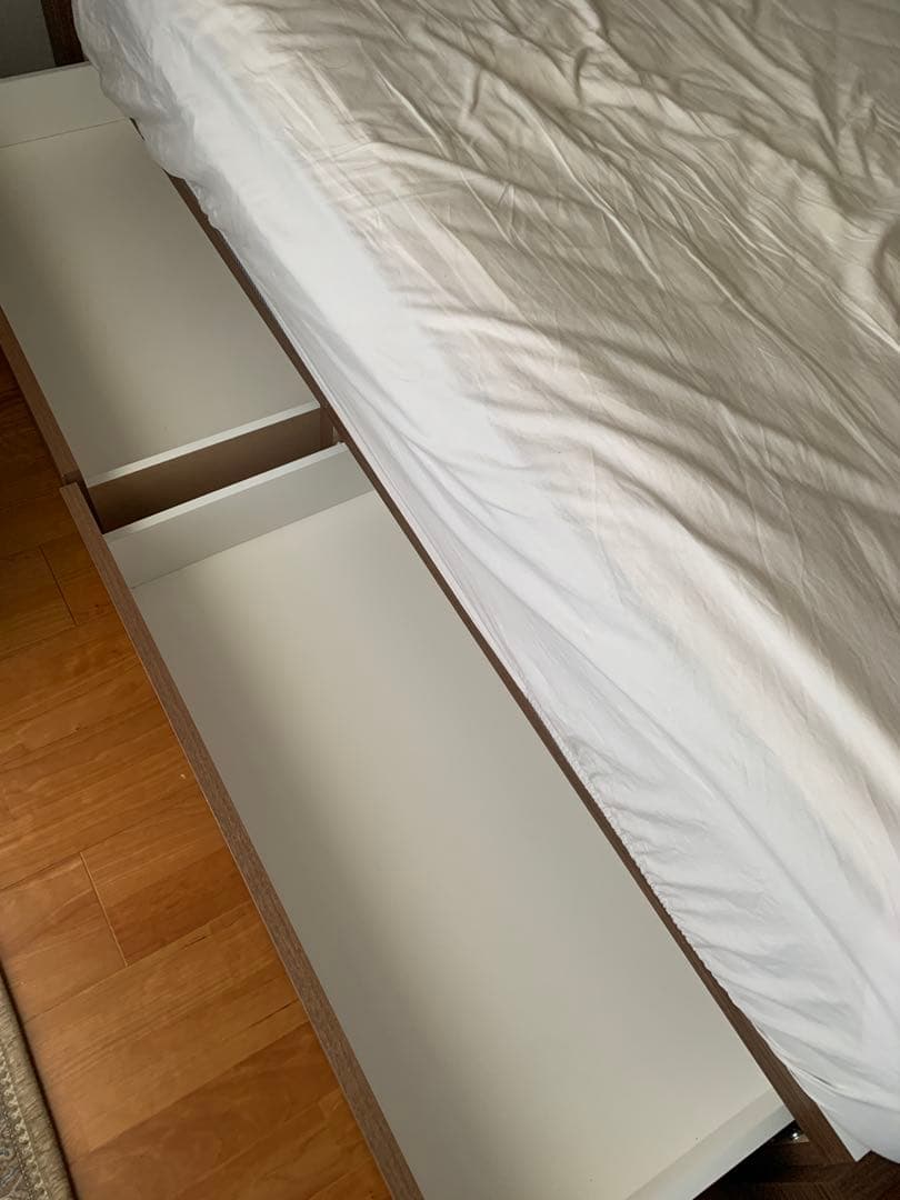 ※期間限定※ニトリ　クイーンサイズベッドフレーム(引き出し付)