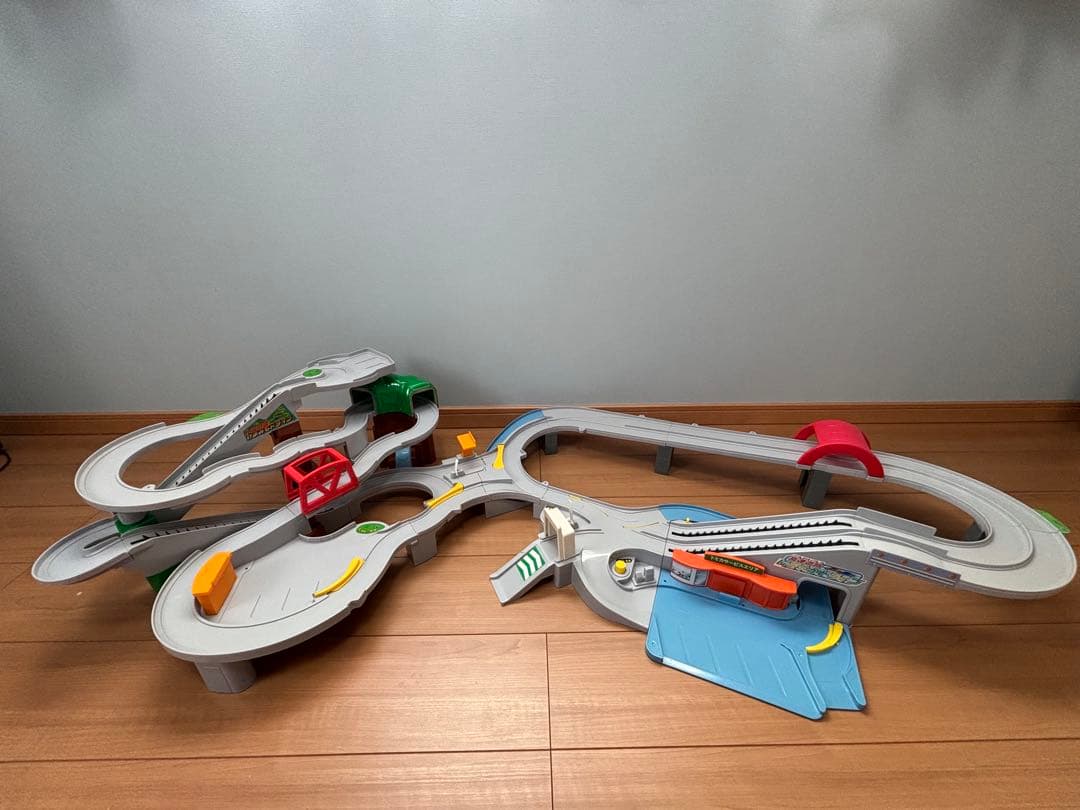 動作確認済み　トミカにぎやかやまみちドライブ、びゅんびゅんビックタワーサーキット