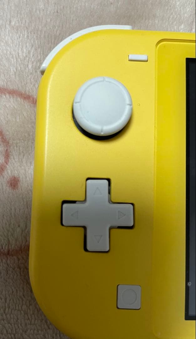 Nintendo Switch Lite イエロー本体【箱&充電器なし】