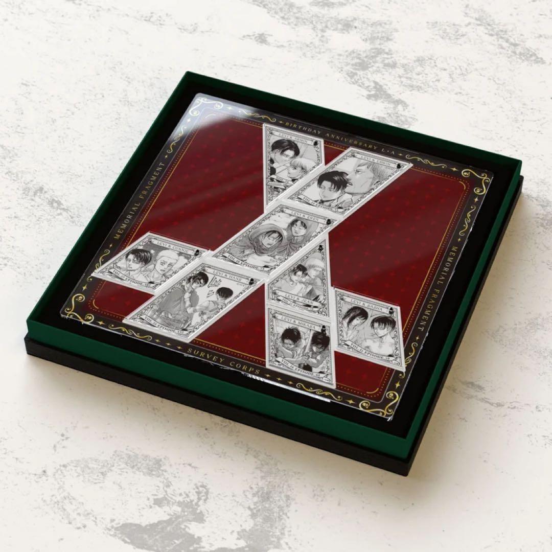 進撃の巨人　リヴァイ aniqueバースデー アクリルキーホルダー　豪華仕様　A