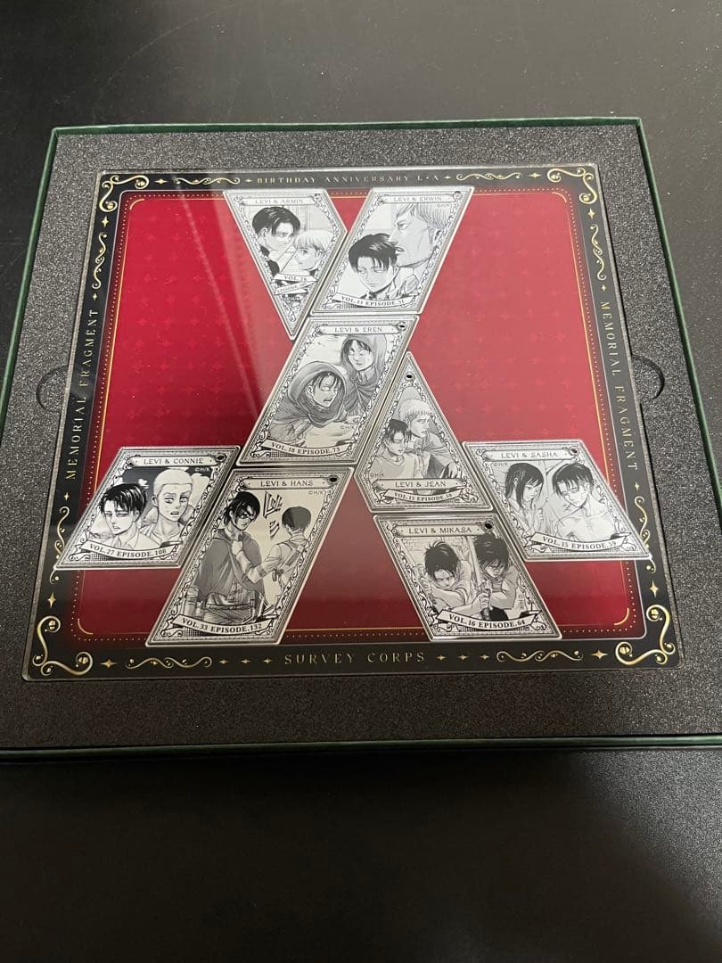 進撃の巨人　リヴァイ aniqueバースデー アクリルキーホルダー　豪華仕様　A