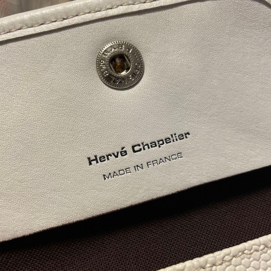 エルベシャプリエ　パスポートケース