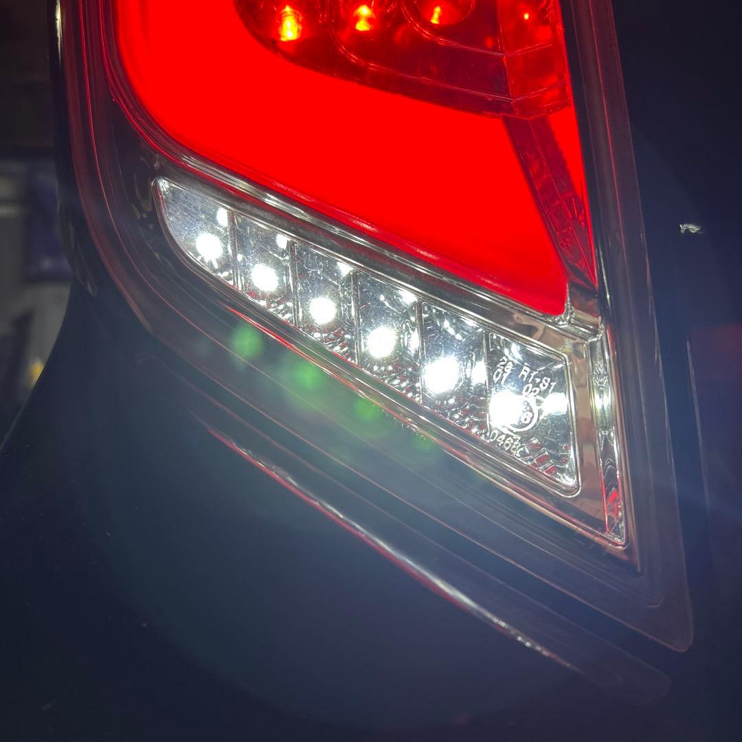 トヨタ　NHP10 AQUA アクア　フルLEDテール　レヴィーア　ジャンク