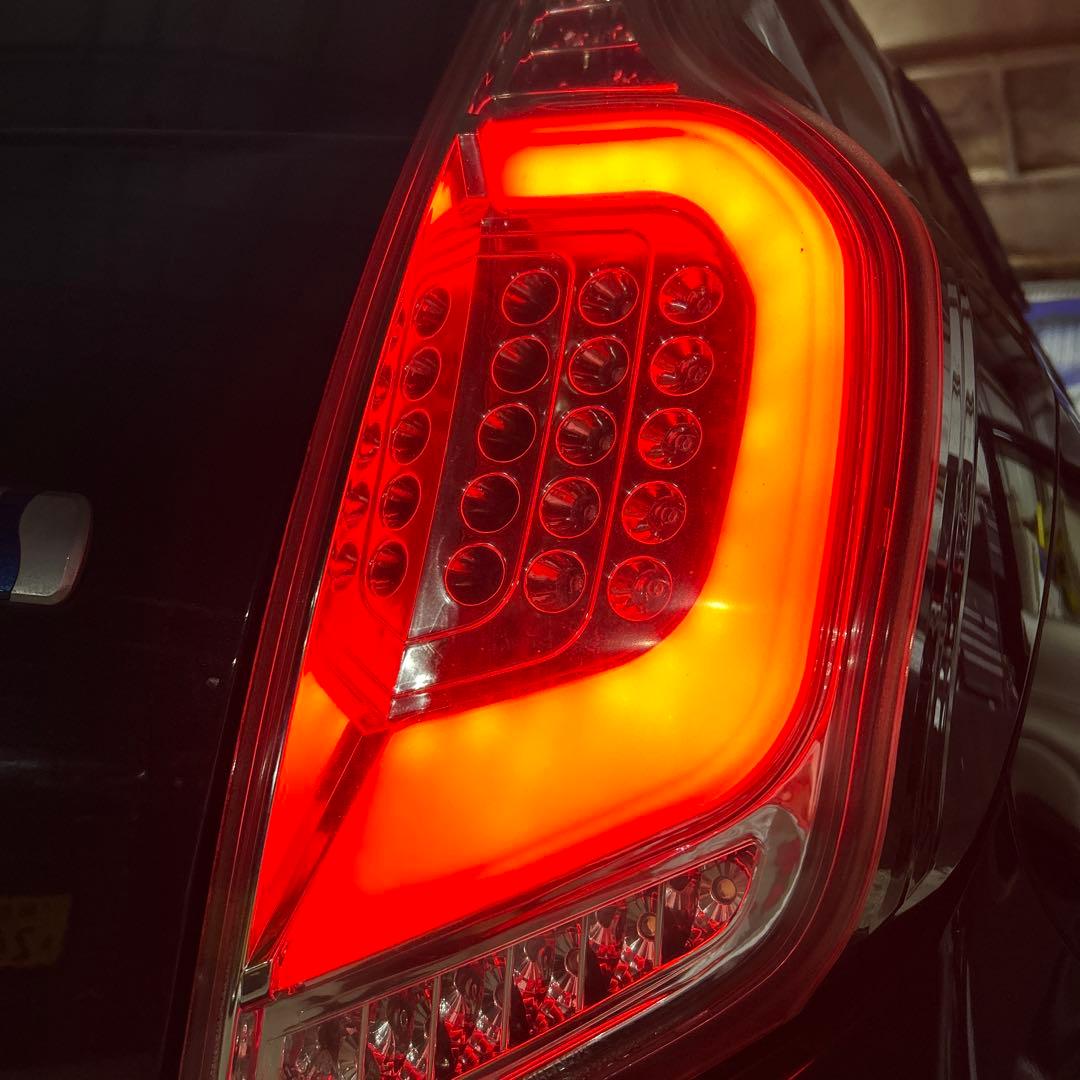 トヨタ　NHP10 AQUA アクア　フルLEDテール　レヴィーア　ジャンク