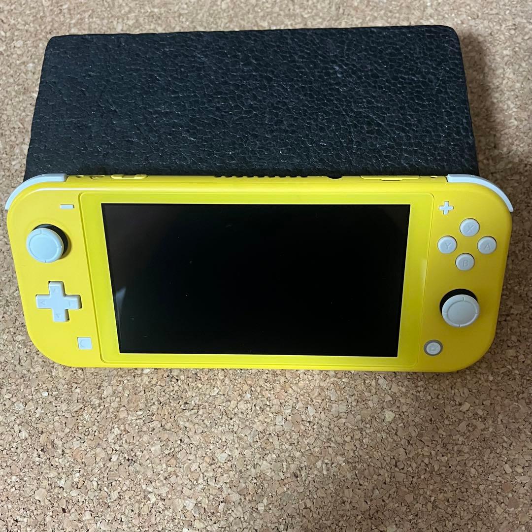 Nintendo switch ライト／イエロー 充電ケーブル（社外）２台